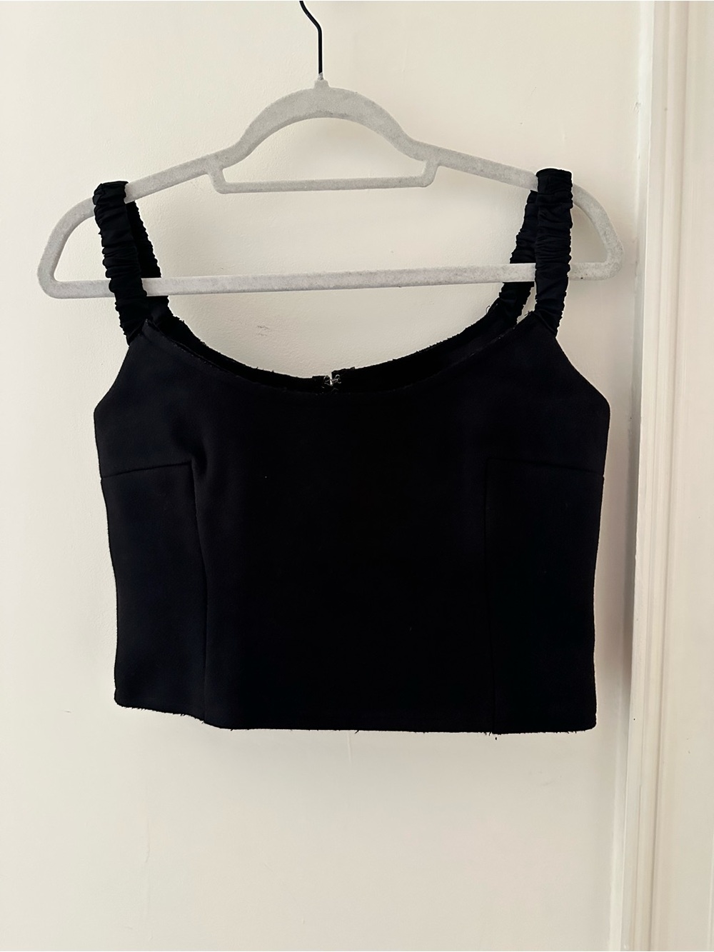 KHAITE Black Ruched-Strap Crop Top